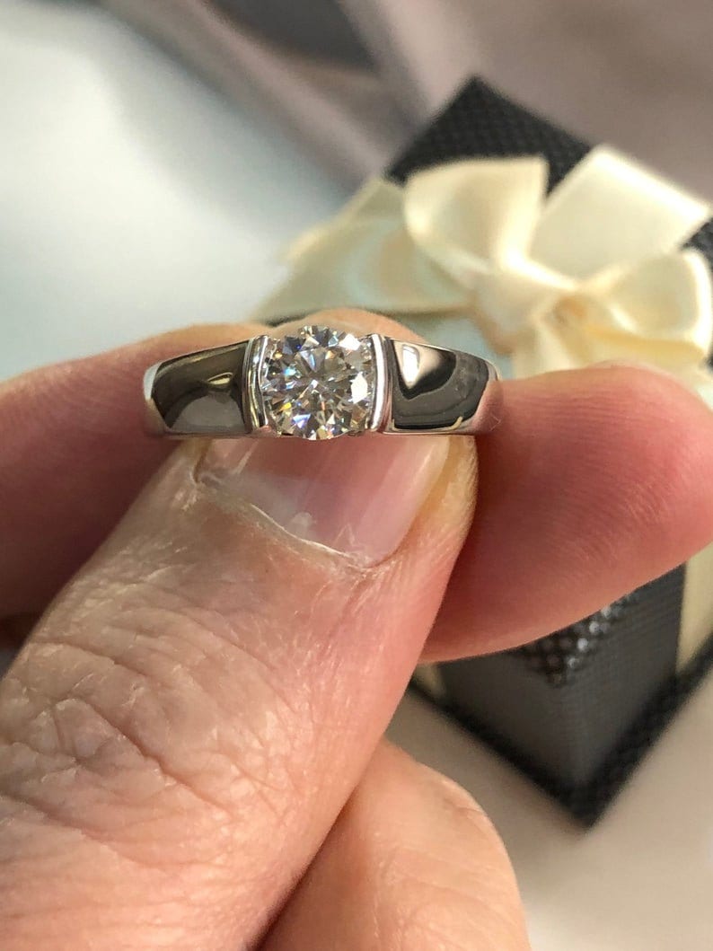 1 ct round solitaire diamond ring​