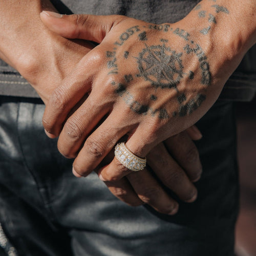silver and diamond ring​