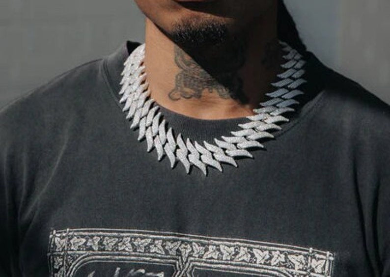 cuban link chain moissanite​