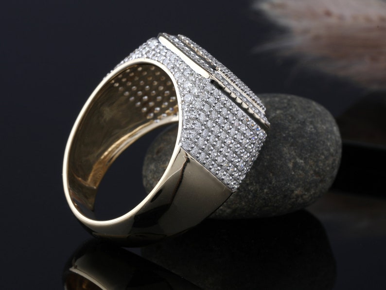 Round Cut Pave Multi Row Halo Pattern Diamond Engagement Band